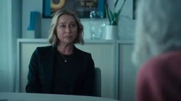 Rag & Bone The Slub Tee porté par Birdie Bell (Asher Keddie) comme on le voit dans Fake (S01E08)