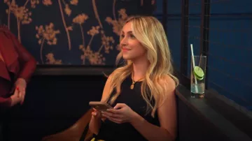 The Row Frankie Top en algodón orgánico usado por Savannah Gowarty como se ve en Owning Manhattan (S01E08)