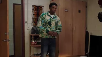 Sudadera Peace Leave de Parks Projects usada por Orlando 'Lando' Johnson (Martin Bobb-Semple) como se ve en All American: Homecoming (S03E05)