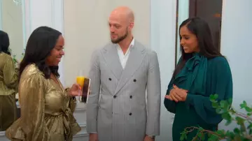 Suitsupply Havana Double Breasted Men Suit worn by Nile Lundgren as seen in Owning Manhattan (S01E08)