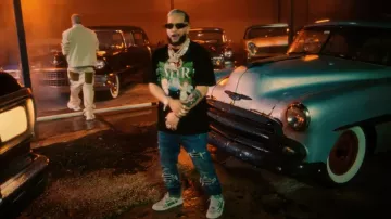 Amiri Crafted Indigo & Green Flanelle 'MX1' Jeans portés par Casper Mágico en Nio Garcia, Casper Magico & IZaak - Un Zippy (Vidéo Oficial)