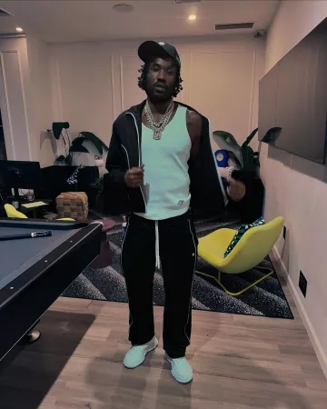 Maison Mihara Yasuhiro All White Melted Sole 'Wayne' Sneakers portées par Meek Mill sur le compte Instagram @meekmill