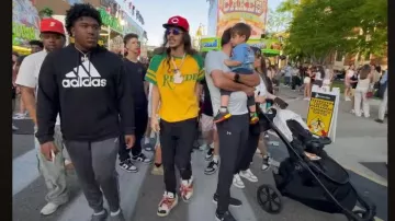 Baskets 'Curb' blanches et multicolores à lacets Lanvin portées par BabyTron dans BabyTron - Clownin' (Vidéo Officielle)