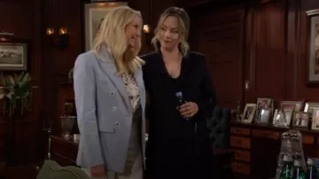 La robe en satin Kooples Monty portée par Hope Logan (Annika Noelle) telle qu’on la voit dans The Bold and the Beautiful le 30 juillet 2024