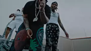 Jean Paisley Amiri Aged Black Crystal porté par Lil Durk dans YTB Fatt & Lil Durk - Conspiracy V2 (Vidéo Officielle)