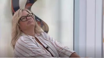 Chemise de plage en coton porté par Angela comme on le voit dans Big Brother (S26E09)