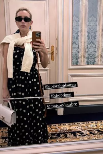 Asa superior de piel de becerro Ralph Lauren Collection Rl 888 Box usada por Emma Roberts en su historia de Instagram el 12 de agosto de 2024