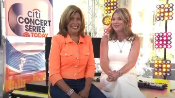 Haut en tricot à franges Ulla Johnson Koa porté par Jenna Bush Hager, comme on le voit dans Today le 12 août 2024