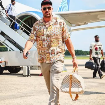 Perte D'Ego Multicolor Patchwork Floral Shirt worn by Travis Kelce on the Instagram account @chiefs