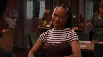 Camiseta de canalé de H&M usada por Keisha McCalla (Netta Walker) como se ve en All American: Homecoming (S03E06)