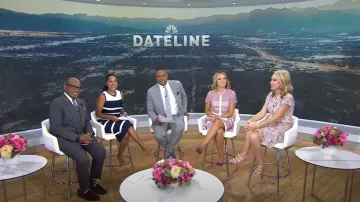 Vestido Misa Los Angeles Evie en Rose Paisley usado por Andrea Canning como se ve en Today el 13 de agosto de 2024