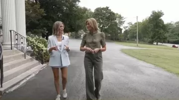 Veronica Beard Blusa de seda de manga larga Paisley usada por Kate Snow como se ve en Today el 14 de agosto de 2024