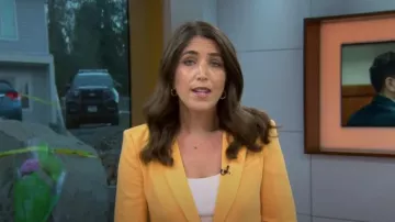 Cinq a Sept Khloe Ruched Sleeve Blazer In Sunset worn by Liz Kreutz as seen in Today on August 14, 2024