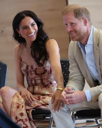 Boucles d’oreilles Lanvin Arpege portées par Meghan Markle Salsa en Colombie le 15 août 2024