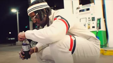 Chaqueta de chándal Moncler Beige Tricolor Stripe usada por EST Gee en EST Gee - NEVER NEED (Feat. Selfpaid Savage) [Official Video]