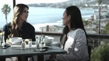 Chaqueta de tweed vichy Balmain usada por Katie Ginella como se ve en The Real Housewives of Orange County (T18E06)