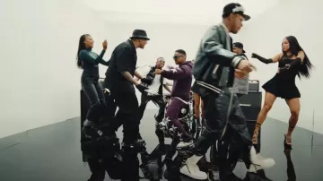 Sneakers Rick Owens Geobasket Blanches & Noires portées par Myke Towers à Myke Towers & Darell - OTRA NOCHE (Vidéo Officielle)