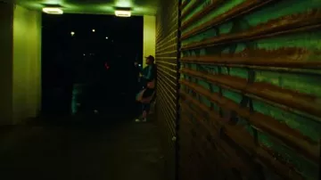 Puma Hoops x KidPantalon de survêtement super marron et bleu porté par Jesus Ortiz Paz à Fuerza Regida - SECRETO VICTORIA (Vidéo Officielle)