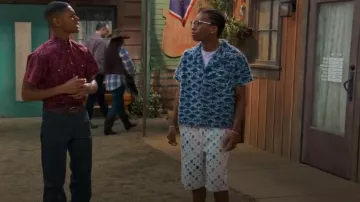 Short Hichicyou Ripped Color Block Soft porté par Noah Lambert (Israel Johnson) comme on le voit dans BUNK’D : Learning the Ropes (S07E20)