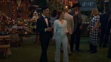 Montrez-moi votre combinaison Mumu Martina portée par Victoria Vance (Jordan Clark) telle qu’on la voit dans BUNK’D : Apprendre les ficelles du métier (S07E22)