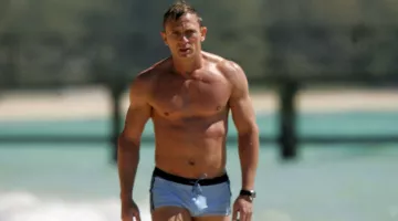 The boxer bath GrigioPerla Maurilio James Bond (Daniel Craig) in Casino Royale