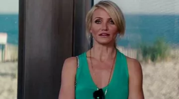 La chaine en or de Cameron Diaz dans Triple alliance