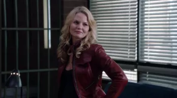 La chaqueta de Emma Swan (Jennifer Morisson) en Érase una vez para las rondas