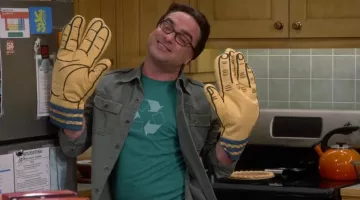 tee shirt recyclage vert de Léonard Hofstader ( Johnny Galecki ) dans The Big Bang Theory