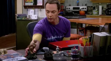 la figurilla de gollum de Sheldon Cooper ( Jim Parsons ) dans the big bang theory