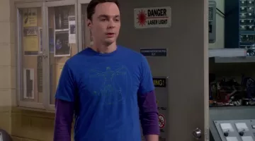 The Superman t-shirt Sheldon Cooper (Jim Parsons) in The Big Bang Theory (S09E06)