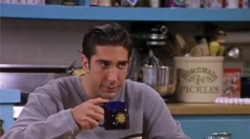 The pot "Homemade 1c pickles" in the kitchen of Monica Geller (Courtney Cox) in Friends