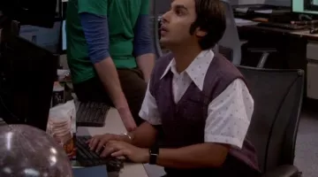 The watch Apple watch Raj Koothrappali (Kunal Nayyar) on The Big Bang Theory S09E12