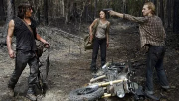 Custom 1992 Honda CB750 Nighthawk conducido por Daryl Dixon (Norman Reedus) como se ve en The Walking Dead S06E06