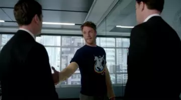 le T-shirt licorne de Brian Finch dans Limitless