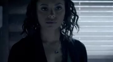 le collier de Bonnie Bennett ( Kat Graham ) dans The Vampire Diaries