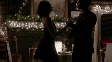 la robe de  Bonnie Bennett ( Kat Graham ) dans The Vampire Diaries