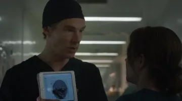 The Apple iPad white Dr. Stephen Strange (Benedict Cumberbatch) in Doctor Strange