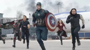 Replica Shield of Cap­tain Ame­rica (Chris Evans) in Cap­tain Ame­rica: Ci­vil War