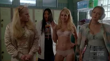 Chanel n ° 5 (Abigail Breslin), trompe l'Œil Jupe Imprimée dans Scream Queens