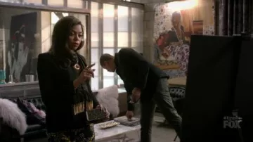 Collar Vauje usado por Cookie Lyon (Taraji P. Henson) en Empire (Temporada 2 Episodio 12)