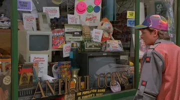 Chaqueta del futuro usada por Marty McFly (Michael J. Fox) en Regreso al futuro Parte II