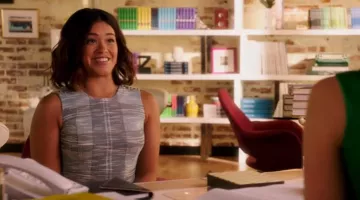 The dress Tommy Hilfiger tweed Jane Villanueva (Gina Rodriguez) in Jane the virgin (S03E12)