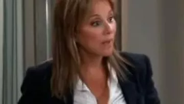 General Hospital Outfits: Alexis Davis (Nancy Lee Grahn) wears striped shirt in season 61, episode 117