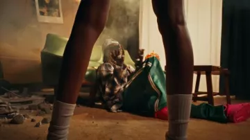 Louis Vuitton All Pink LV Trainer Maxi Sneakers usadas por Lil Wayne en Jessie Reyez feat. Lil Wayne - RIDIN (Video Oficial)