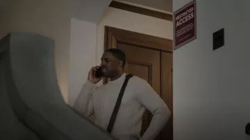 Theory Vildare Sweater porté par Talcott Garland (Grantham Coleman) tel qu’on le voit dans Emperor of Ocean Park (S01E03)