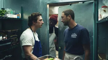 The Bear Outfits: Richie AKA Richard Jerimovich (Ebon Moss-Bachrach) wears The Original Beef Of Chicagoland Logo T-Shirt in season 1, episode 1 of the TV series