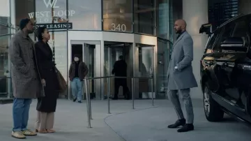 Zapatillas Adidas Low Samba OG Amarillo/Blanco usadas por Talcott Garland (Grantham Coleman) como se ve en Emperor of Ocean Park (S01E05)