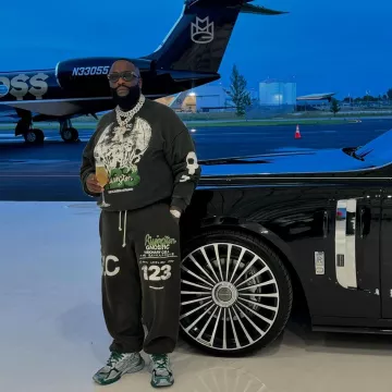 RRR-123 Sudadera Gnóstica Visionaria Negra usada por Rick Ross en la cuenta de Instagram @richforever