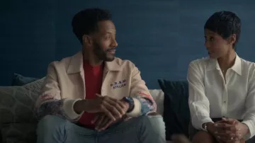 Chaqueta bomber Domrebel Drafting usada por Lewis Stewart (McKinley Freeman) como se ve en Duda Razonable (S02E02)