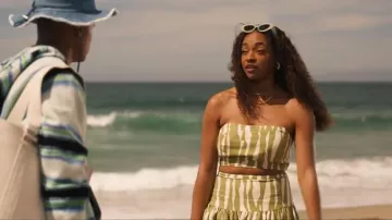 Falda acampanada de H&M usada por Lisa Wilkes (Simone Joy Jones) vista en Bel-Air (T03E04)